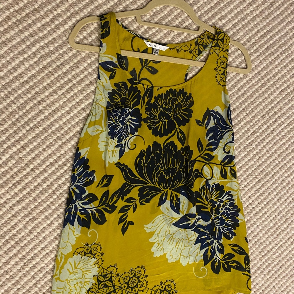 CAbi silk tank size M